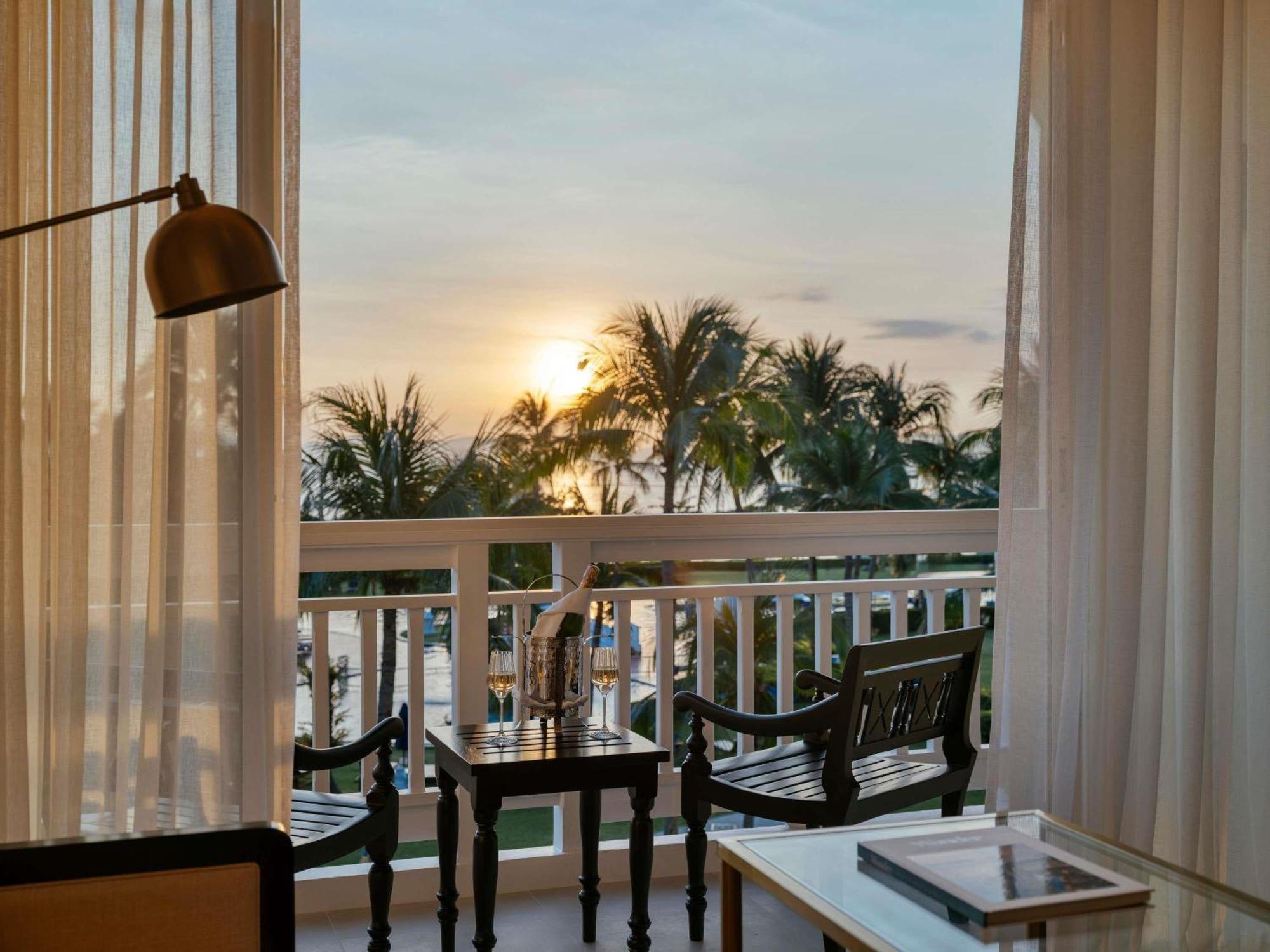Signature Twin Room Private Balcony