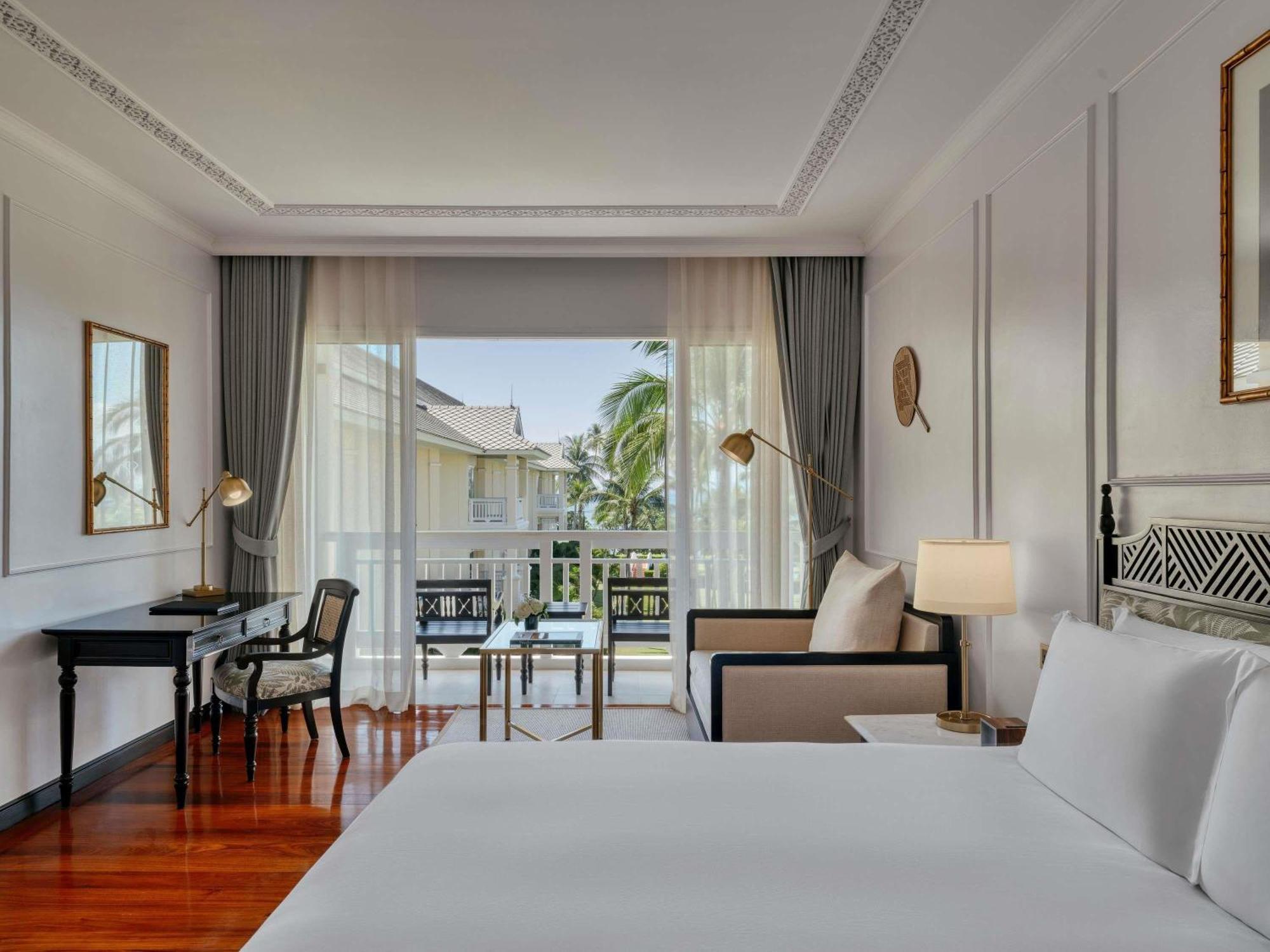 Signature Twin Room Private Balcony
